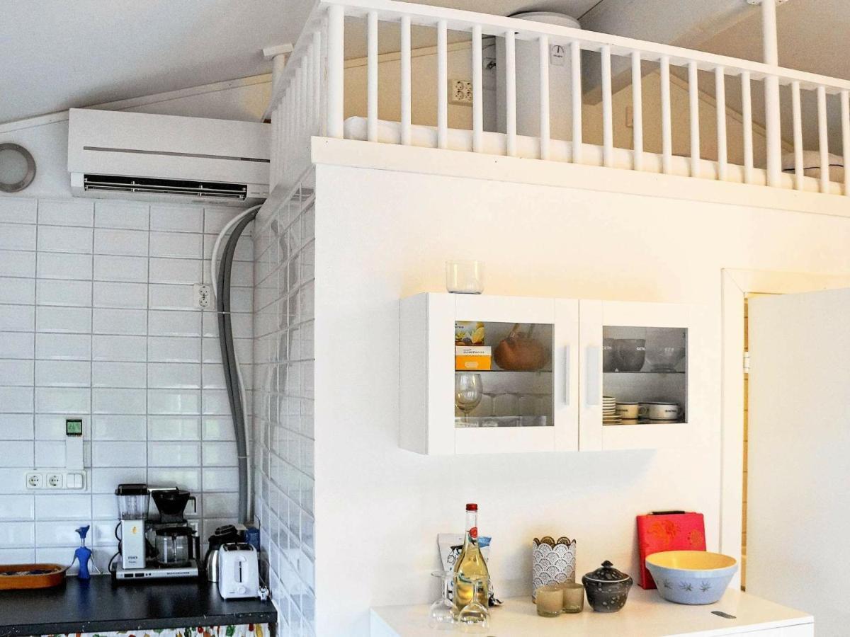 4 Person Holiday Home In Sk Rhamn Skärhamn Rom bilde