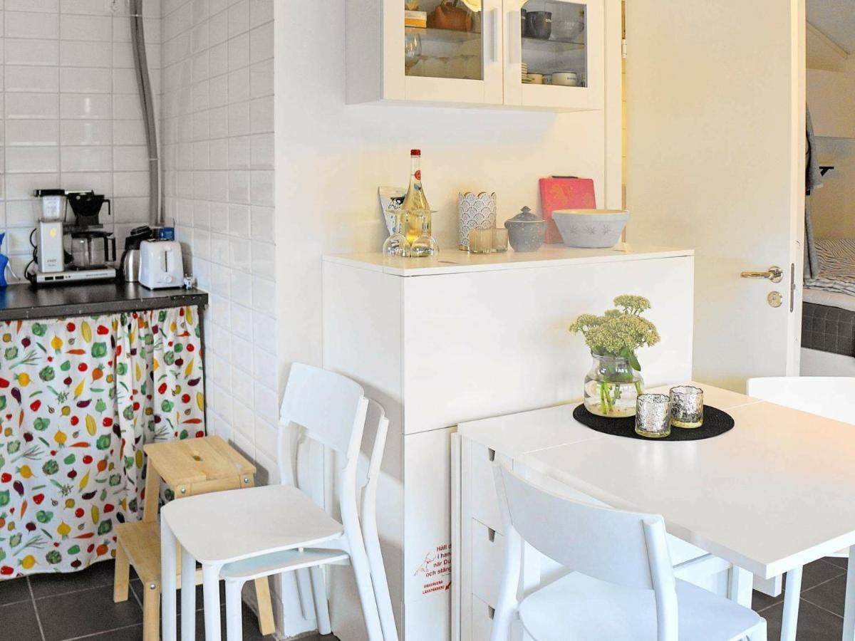 4 Person Holiday Home In Sk Rhamn Skärhamn Rom bilde