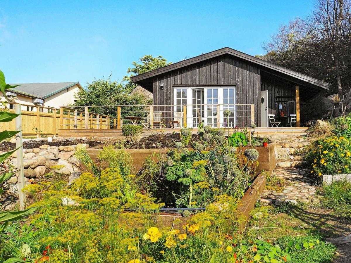 4 Person Holiday Home In Sk Rhamn Skärhamn Rom bilde